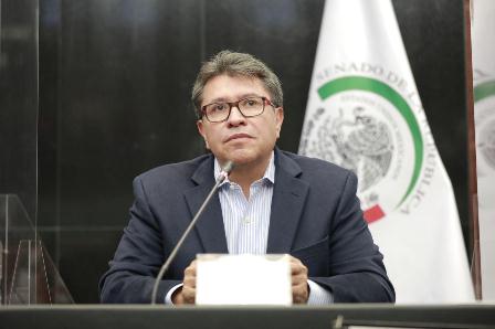 Ofrece senador analizar con empresarios iniciativa del ejecutivo para regular el outsourcing