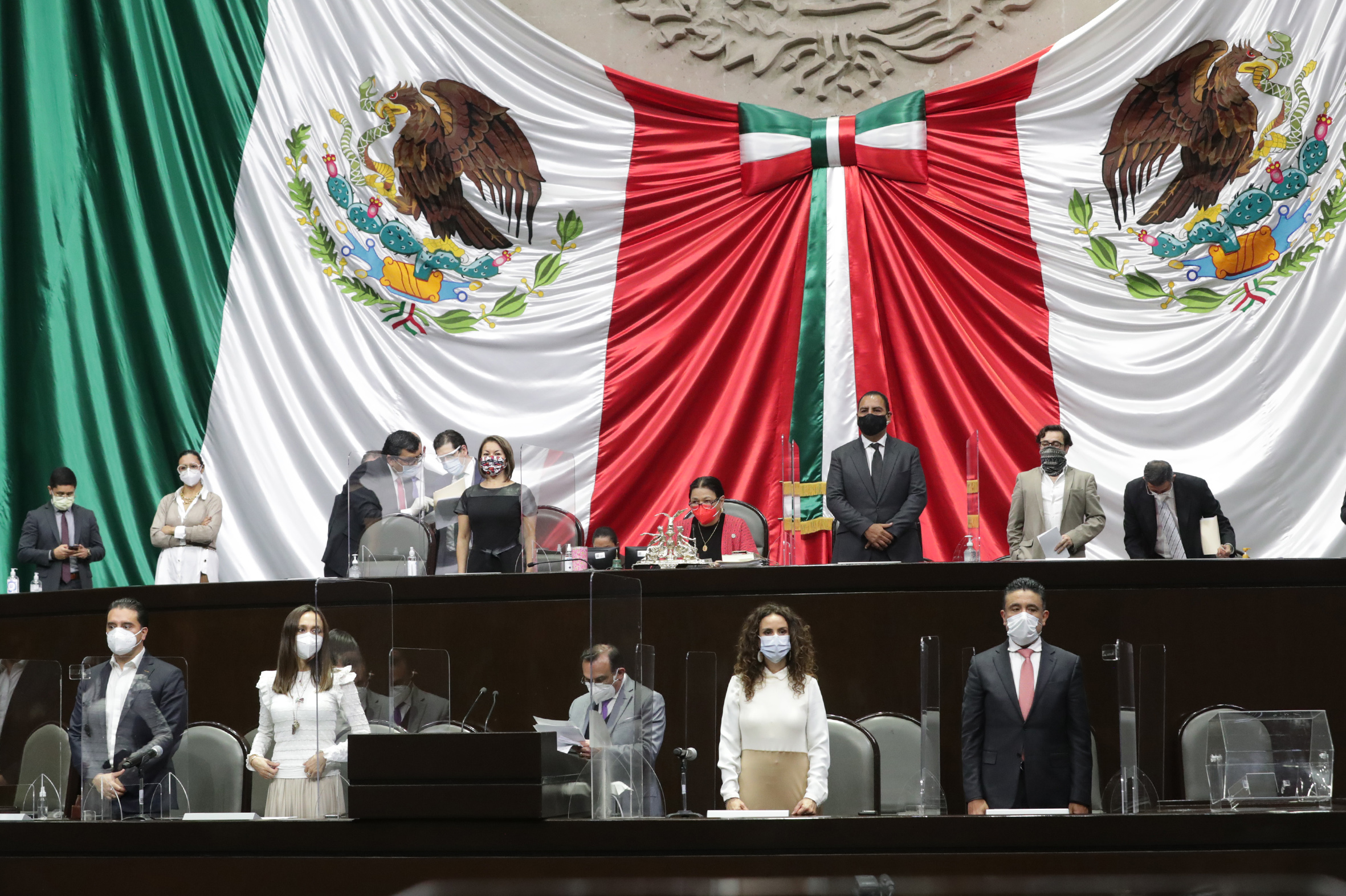 -GRILLEN-                                                              DE LO SUBLIME A LO RIDÍCULO