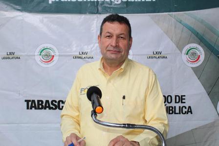 Desordenada entrega de apoyos económicos a afectados por inundaciones: Fócil Pérez