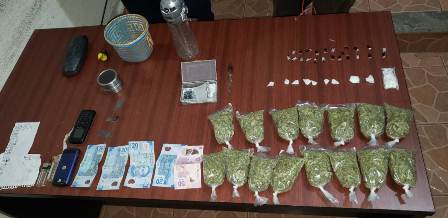 Ejecuta Fiscalía cateo en Valles Centrales; Asegura droga, dinero y detiene a dos personas