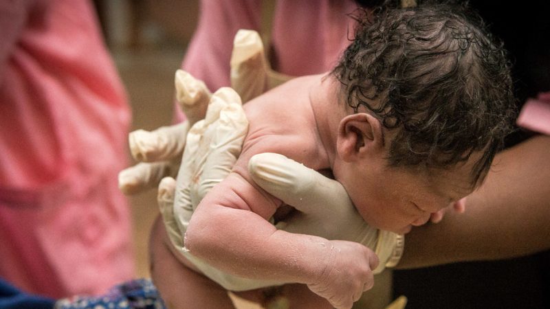 MÁS DE 370.000 NIÑOS Y NIÑAS NACERÁN EN TODO EL MUNDO EL DÍA DE AÑO NUEVO