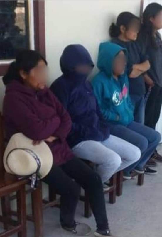 AGREDEN A MUJERES  AGENTE MUNICIPAL Y PRESIDENTE DEL COMISARIADO DE SAN ANDRÉS YUTATÍO, POR DESPOJO DE TIERRAS