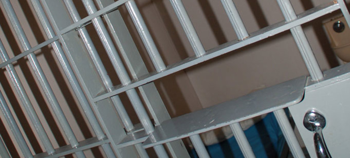 EXPERTOS PIDEN A ESTADOS UNIDOS PONGA FIN A CONTRATACIÓN DE CÁRCELES PRIVADAS PARA MIGRANTES