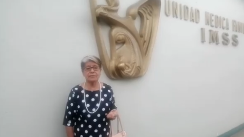 Martha Escobar Vásquez funcionaria del IMSS con doble plaza en el sector salud, le permitió vacunarse contra el COVID-19 -Video-