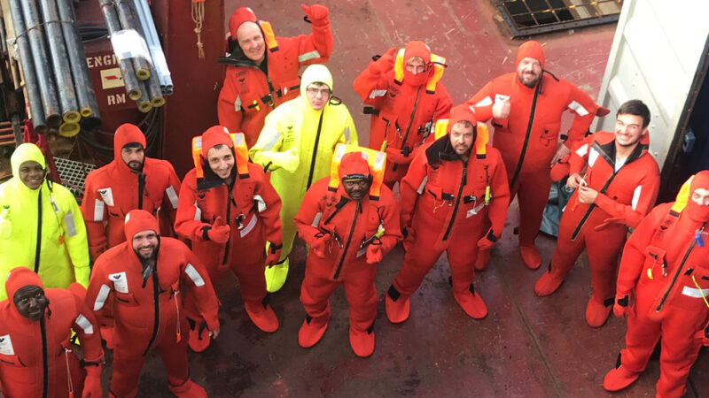 LOS TRABAJADORES DEL MAR Y EL AIRE SE DEBEN CONSIDERAR PRIORITARIOS EN LA VACUNACIÓN CONTRA EL COVID-19