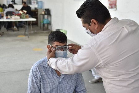 Inicia Ayuntamiento de Oaxaca de Juárez Jornada de Salud Visual