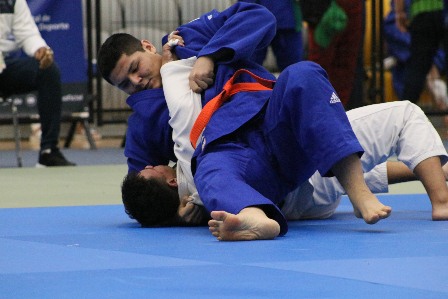 Ian Borch se cuelga la medalla de oro en la disciplina de judo al quedar invicto en su categoría