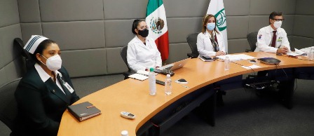 Autoridades IMSS-padres niños con cáncer
