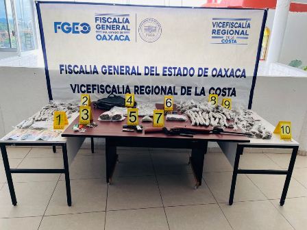 Aseguran droga y armas durante cateo en la Costa: Fiscalía de Oaxaca