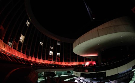 Piden luchar contra la impunidad en violencia de género; Iluminan Senado de color naranja