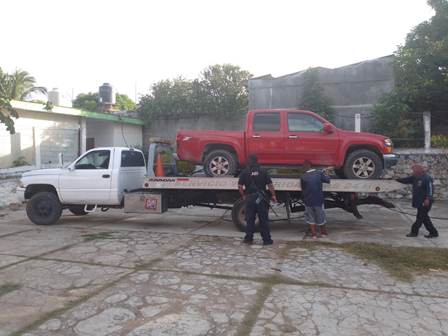 Recuperan camionetas robadas