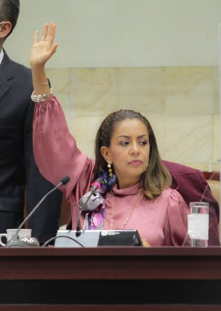 Exige diputada a edil de Oaxaca de Juárez solución ante bloqueos de calles y avenidas de sindicalistas