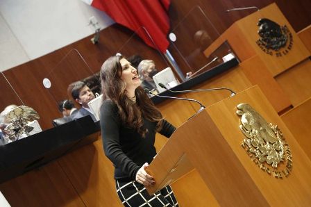 Kenia López Rabadán