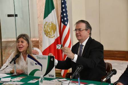 Firman SRE y Telecomm convenio para facilitar a migrantes el envío de remesas sin comisiones