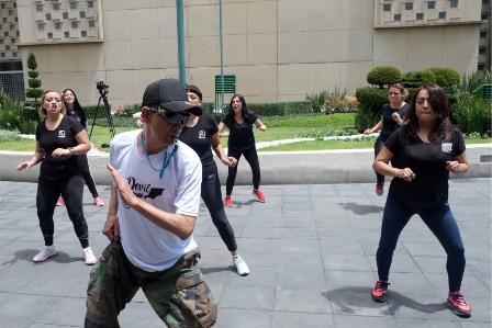 Con clases de zumba, paciente trasplantado de corazón promueve donación de órganos: IMSS
