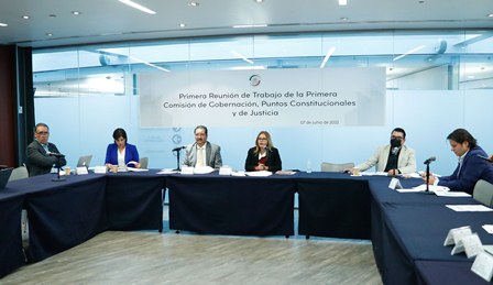 Combatir violencia contra mujeres