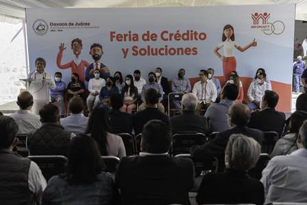 Inauguran la Feria de Crédito y Soluciones 2022 en la Plaza de la Danza de Oaxaca