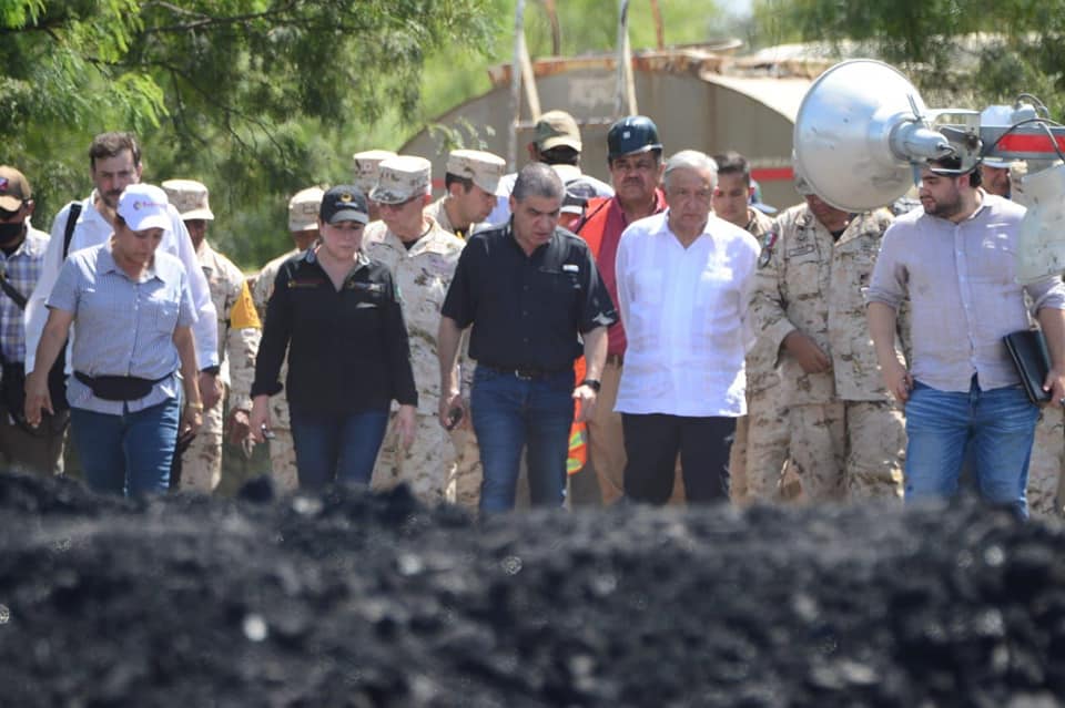 Rescatar con vida a los mineros atrapados, prioridad del presidente Andrés Manuel López Obrador
