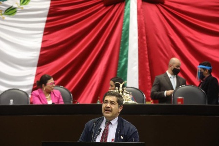 Piden liberar servicio social a jóvenes afectados por pandemia y en proceso de titulación