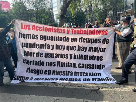 Denuncian discriminación e inequidad en la línea 2 del Metrobús; quiere más kilómetros