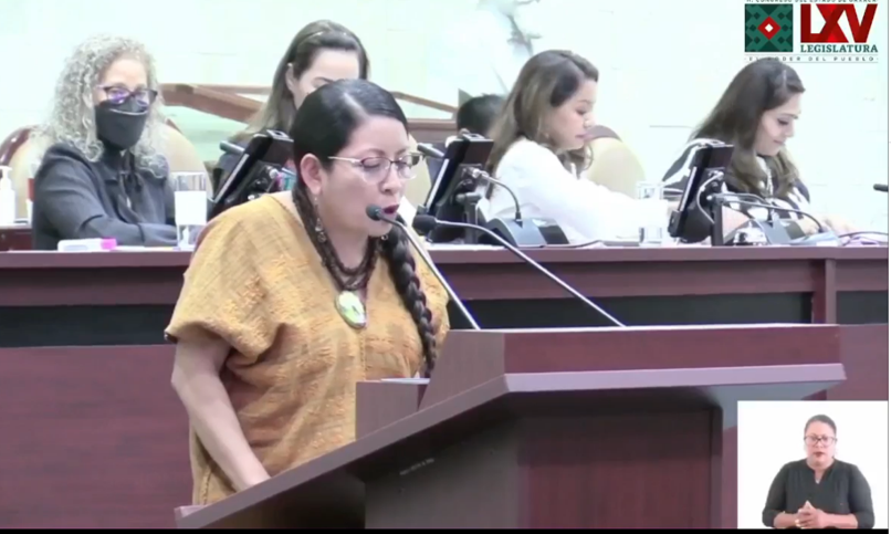 Denuncia a Ivette Moran, esposa del gobernador Alejandro Murat, de apropiación de diseños de textiles de los pueblos originarios de Oaxaca