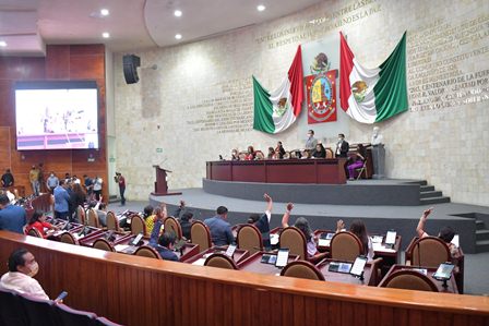 Aprueban reforma para que funcionarios del Gobierno del Estado sean originarios de Oaxaca