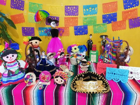 Papel picado, artesanía imprescindible en las ofrendas de “Día de Muertos”