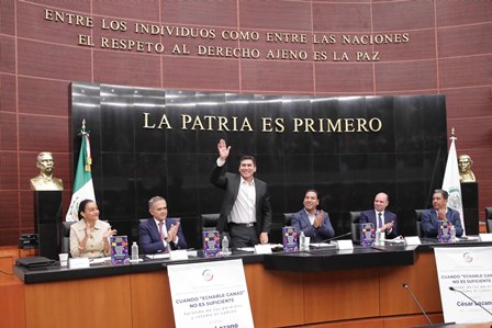 Presentan en el Senado libro “Cuando echarle ganas no es suficiente”