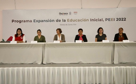 Imparte Cruz Roja Mexicana taller a personal de Centros de Atención Infantil del IEEPO