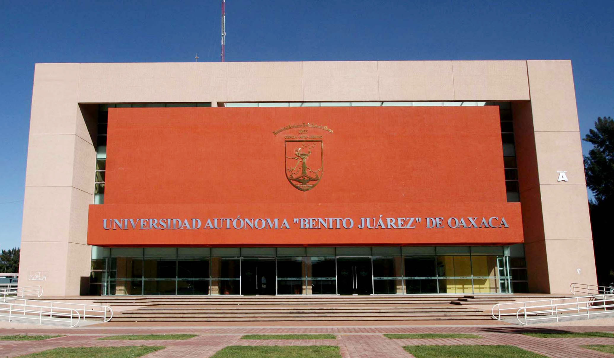 Amenaza director de comunicación social de la UABJO a periodista en Oaxaca