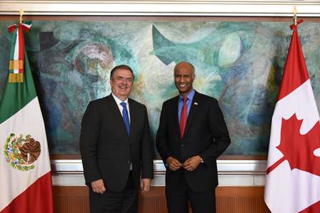 Dialogan canciller de México y ministro de Canadá sobre trabajo conjunto en contra del racismo