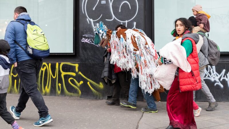 El racismo y la discriminación contra los niños se extiende por todo el mundo