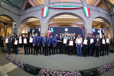 Reconocen senadores a compositores, intérpretes y grupos musicales por su trayectoria artística