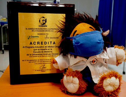 Recibe Licenciatura en Médico Cirujano de la Universidad Anáhuac Oaxaca acreditación nacional e internacional
