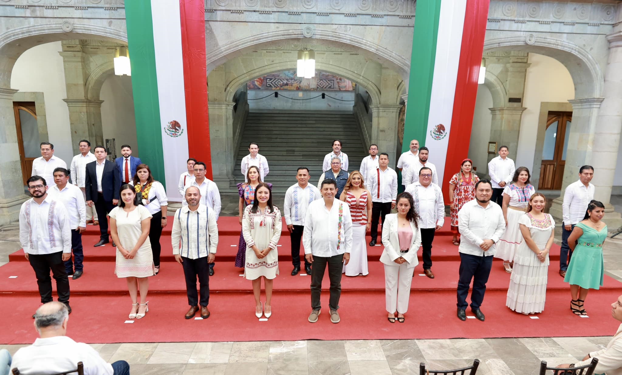 El gobernador de Oaxaca Salomón Jara toma protesta a funcionarios que estarán frente a los Organismos Públicos Descentralizados de su gabinete