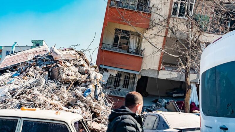 Alrededor de 1,5 millones de personas están sin hogar tras el terremoto en Turquía