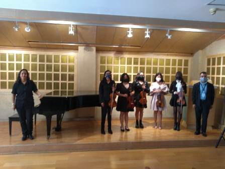Demuestran estudiantes de la maestra Elwira Krengiel técnica y habilidades en recital de violín