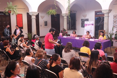 Presentan “Mujeres de Corazón Violeta”