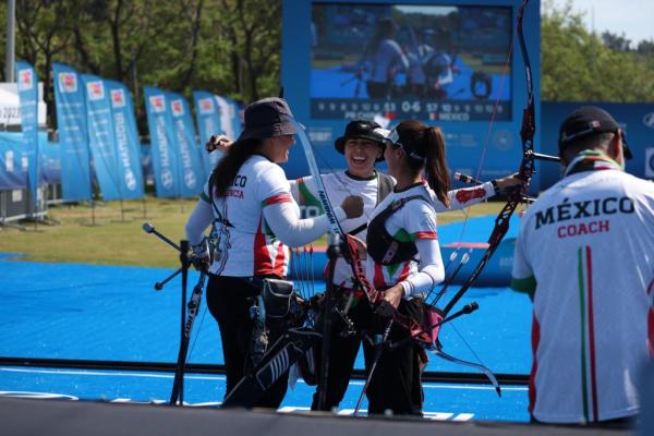 Equipo femenil de México gana oro y bronce en el Mundial de tiro con arco, en Turquía