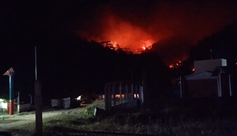 Incendio amenaza al poblado de San Antonio de San Miguel Chimalapa Oaxaca  