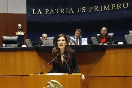 Kenia López Rabadán