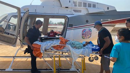 Realizan traslado aéreo de mujer con complicaciones de postparto