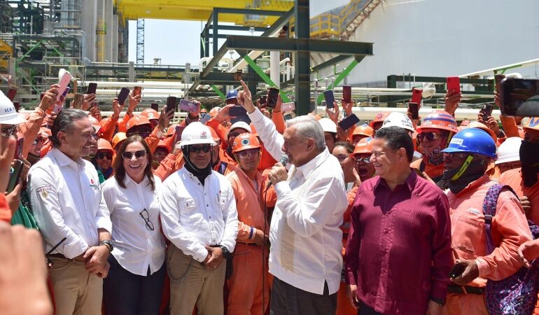 Refinería de Tula Hidalgo producirá más gasolina con menos contaminación por planta coquizadora: Andrés Manuel López Obrador