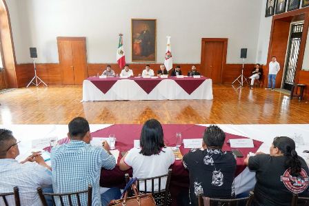 Refrenda gobernador de Oaxaca apertura y diálogo con la Sección 22 del SNTE
