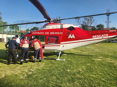 Realizan Servicios de Salud de Oaxaca y Grupo Relámpagos traslado aéreo de paciente pediátrico