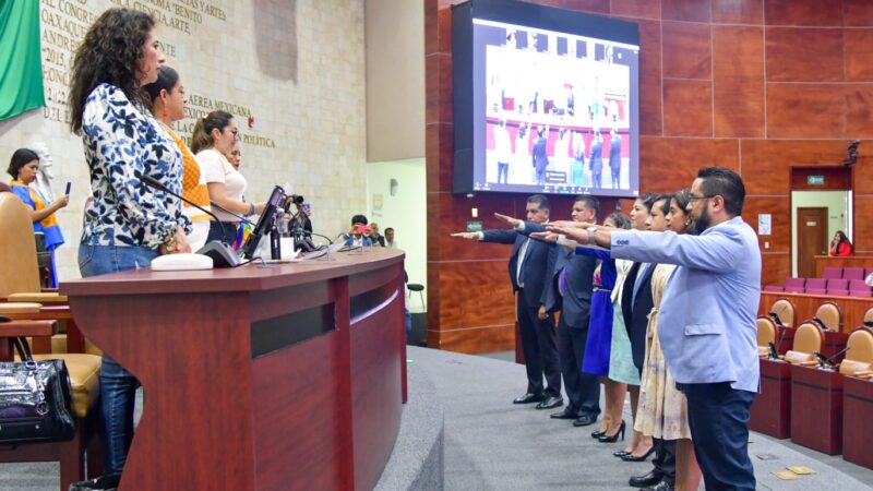 Toman protesta Mateo Martínez Martínez, Manuel de Jesús López López y Cruz Itzel Espinoza Rojas cómo Magistrados del nuevo Tribunal de Justicia Administrativa y Combate a la Corrupción del Estado