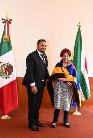 Acuerdan México y Sudáfrica relanzar vínculos políticos, económicos y de cooperación