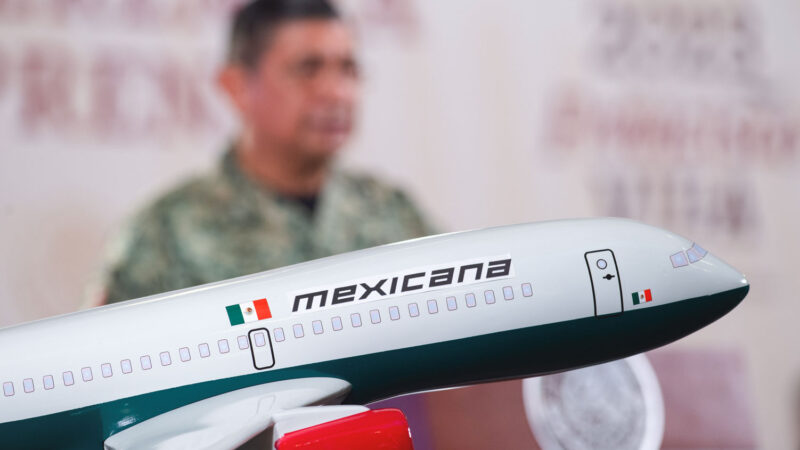 Neoliberalismo y empresarios quebraron Mexicana de Aviación, que vuela de nuevo