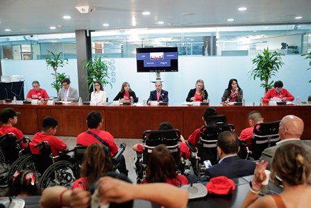 Piden en el Senado asegurar tratamientos para pacientes con distrofia muscular de duchenne