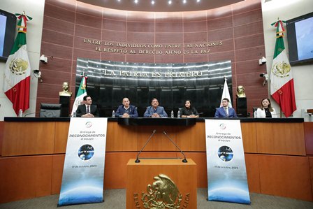 11 jóvenes estudiantes, ingenieros y científicos